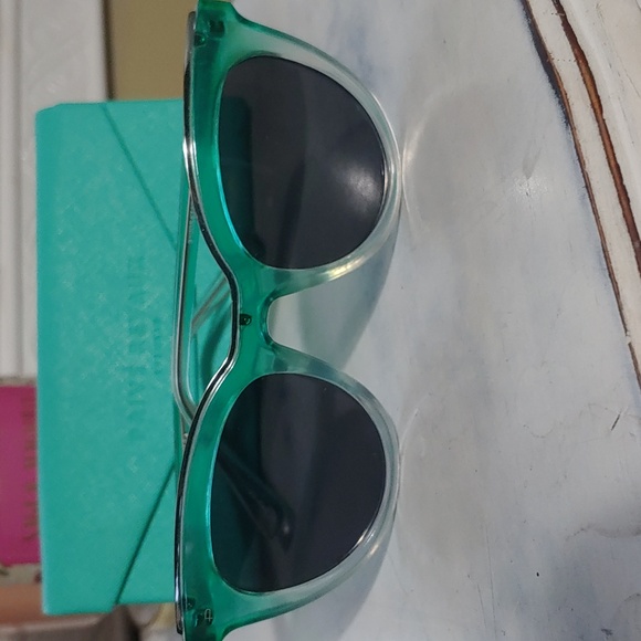 Prive' Revaux Sunglasses - Picture 4 of 4